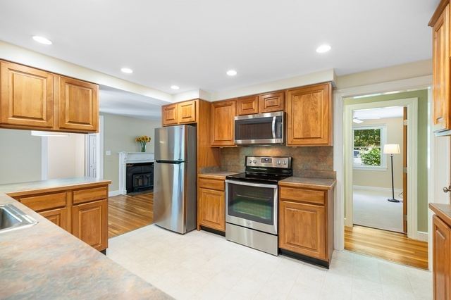101 Topsfield Road, Wenham, MA 01984