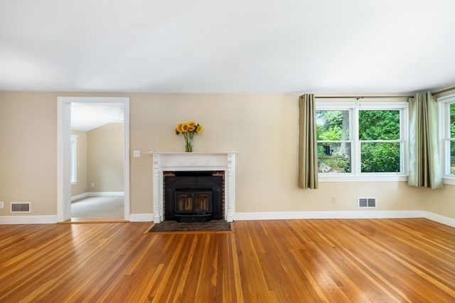 101 Topsfield Road, Wenham, MA 01984