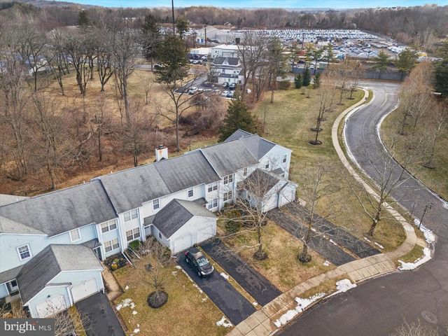 12 CAROUSEL CIR, Doylestown, PA 18901