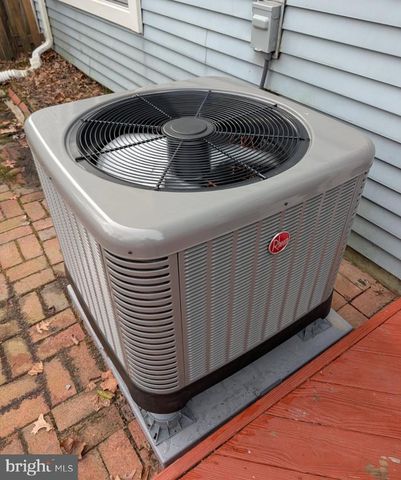 12 CAROUSEL CIR, Doylestown, PA 18901