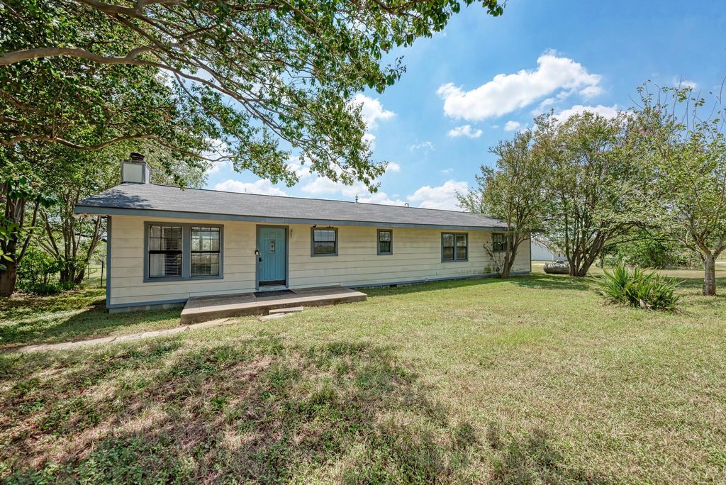 3919 Caldwell LN, Del Valle, TX 78617