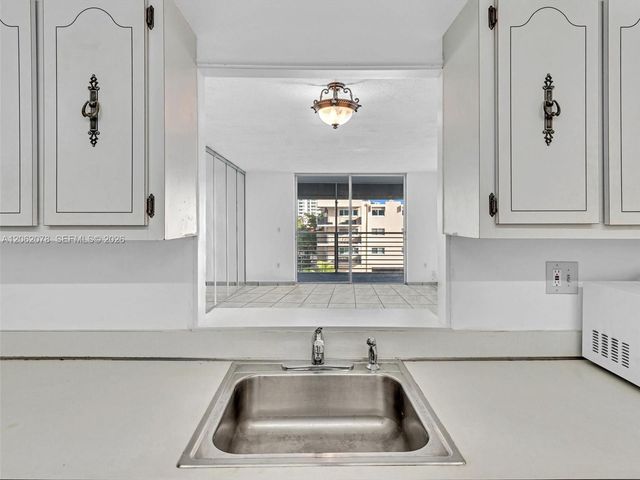 3849 NE 169th Street 405, North Miami Beach, FL 33160