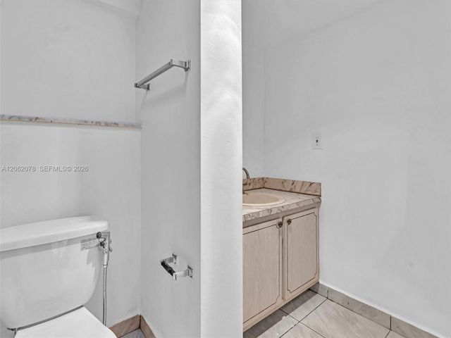 3849 NE 169th Street 405, North Miami Beach, FL 33160