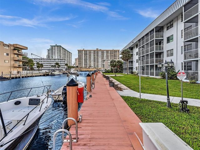 3849 NE 169th Street 405, North Miami Beach, FL 33160