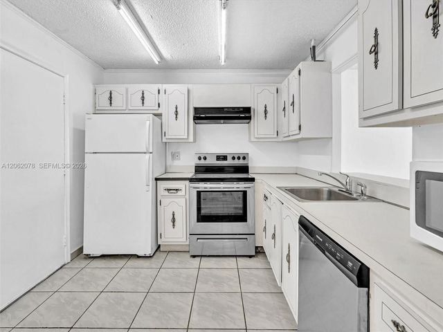 3849 NE 169th Street 405, North Miami Beach, FL 33160