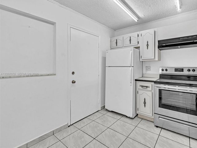 3849 NE 169th Street 405, North Miami Beach, FL 33160