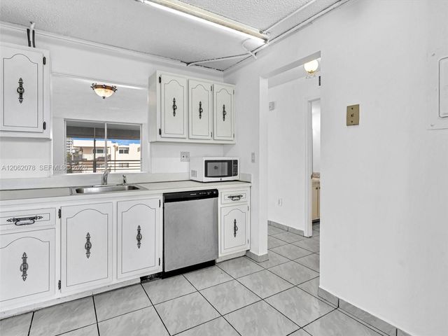 3849 NE 169th Street 405, North Miami Beach, FL 33160