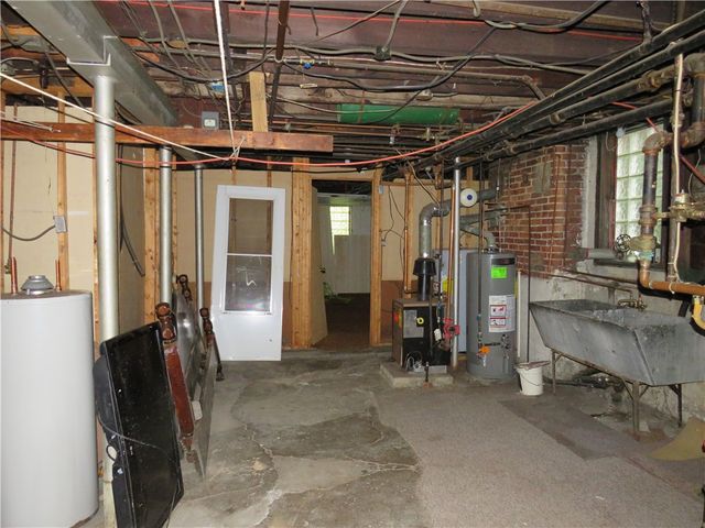 162 Parkfield St, Carrick, PA 15210