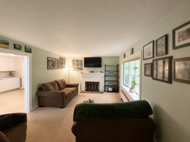 6 Hara St, Worcester, MA 01604