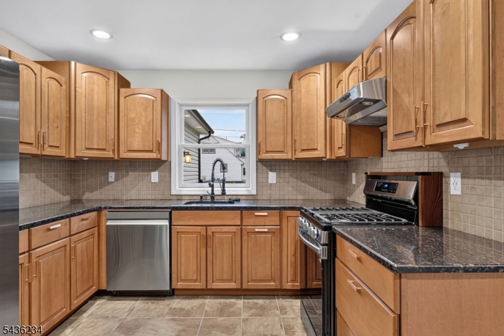 1509 Kenyon Ave, South Plainfield Boro, NJ 07080 — photo 3