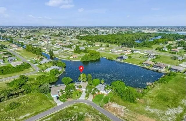 915 SW 1st TER, Cape Coral, FL 33991