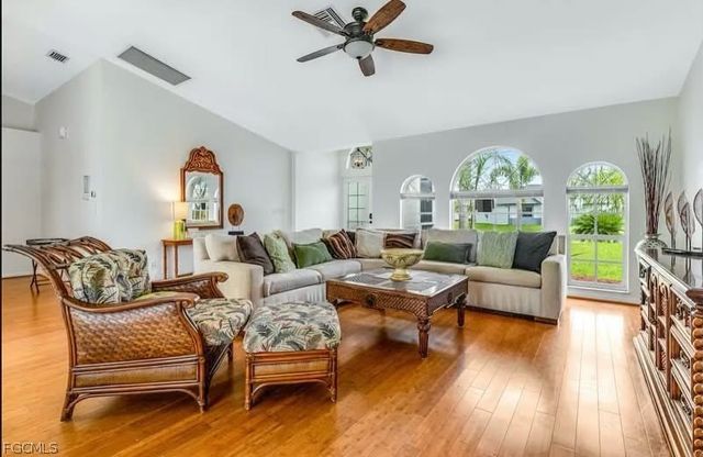 915 SW 1st TER, Cape Coral, FL 33991