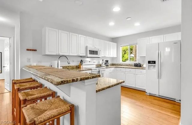 915 SW 1st TER, Cape Coral, FL 33991