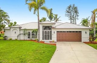 915 SW 1st TER, Cape Coral, FL 33991