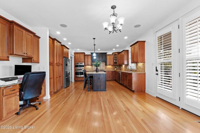 13205 Knoll Wind Way, Louisville, KY 40299