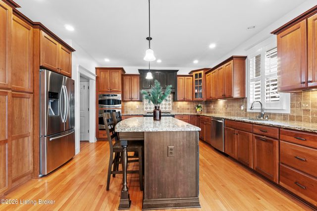 13205 Knoll Wind Way, Louisville, KY 40299