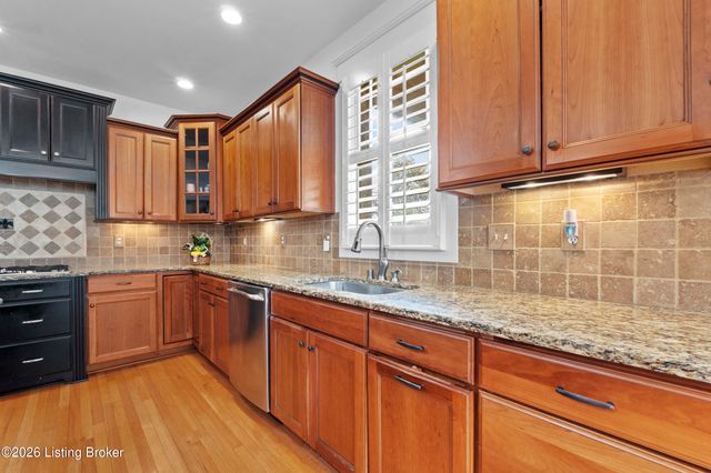 13205 Knoll Wind Way, Louisville, KY 40299