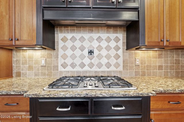 13205 Knoll Wind Way, Louisville, KY 40299