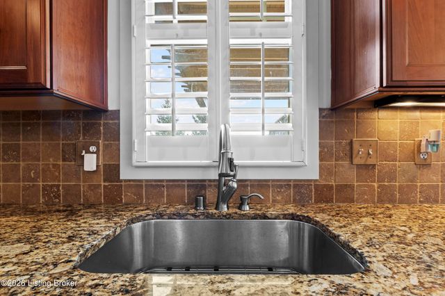 13205 Knoll Wind Way, Louisville, KY 40299