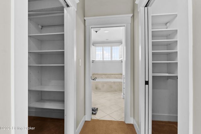 13205 Knoll Wind Way, Louisville, KY 40299