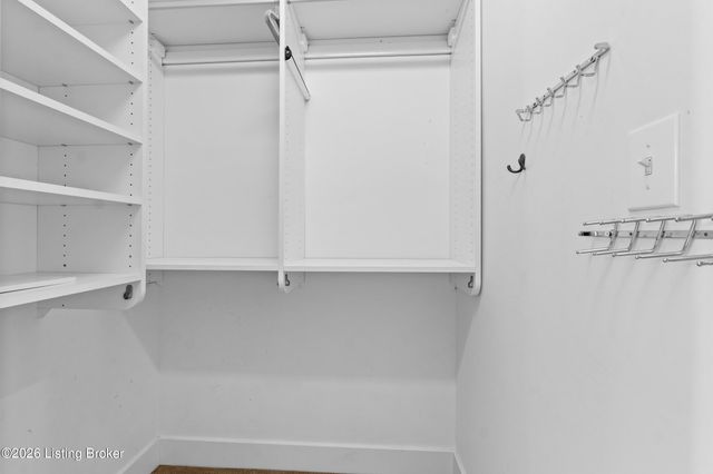 13205 Knoll Wind Way, Louisville, KY 40299