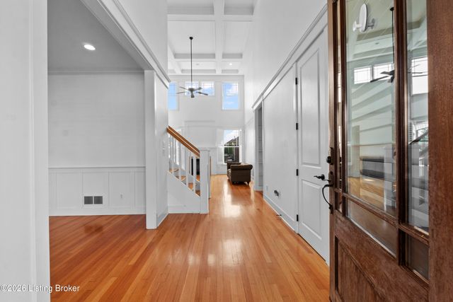 13205 Knoll Wind Way, Louisville, KY 40299