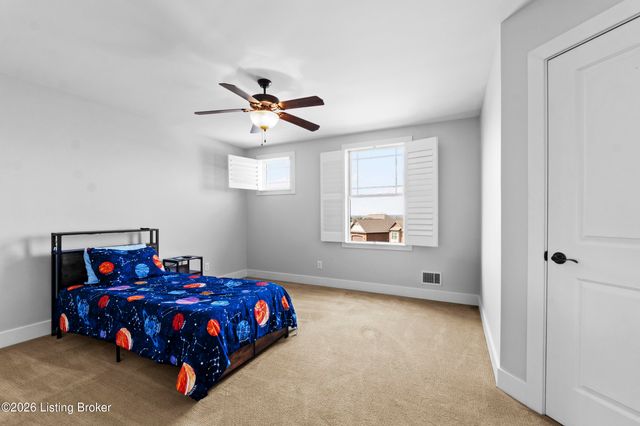 13205 Knoll Wind Way, Louisville, KY 40299