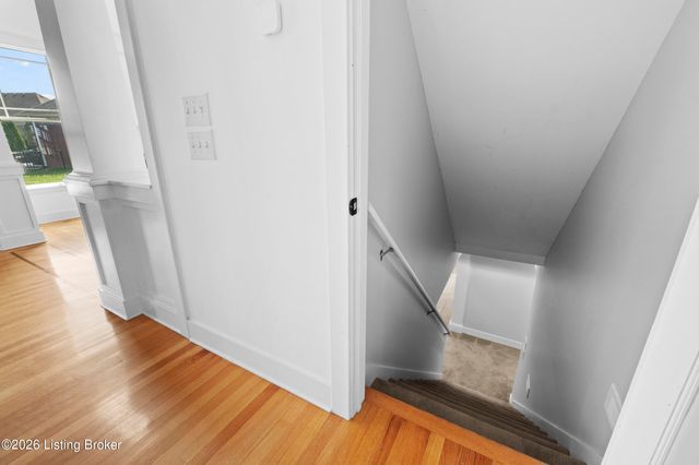 13205 Knoll Wind Way, Louisville, KY 40299