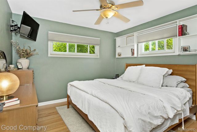 905 Parliament Avenue, Madison Heights, MI 48071