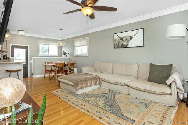 905 Parliament Avenue, Madison Heights, MI 48071