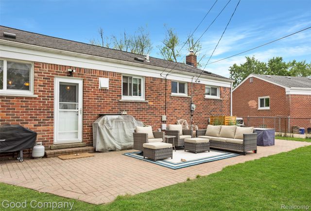 905 Parliament Avenue, Madison Heights, MI 48071