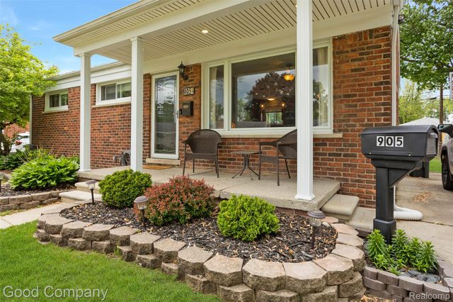 905 Parliament Avenue, Madison Heights, MI 48071