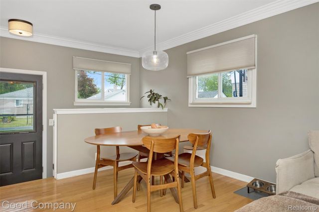 905 Parliament Avenue, Madison Heights, MI 48071