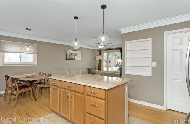 905 Parliament Avenue, Madison Heights, MI 48071