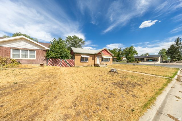 193 S LOCUST ST, Clearfield, UT 84015