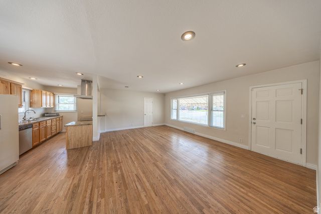 193 S LOCUST ST, Clearfield, UT 84015