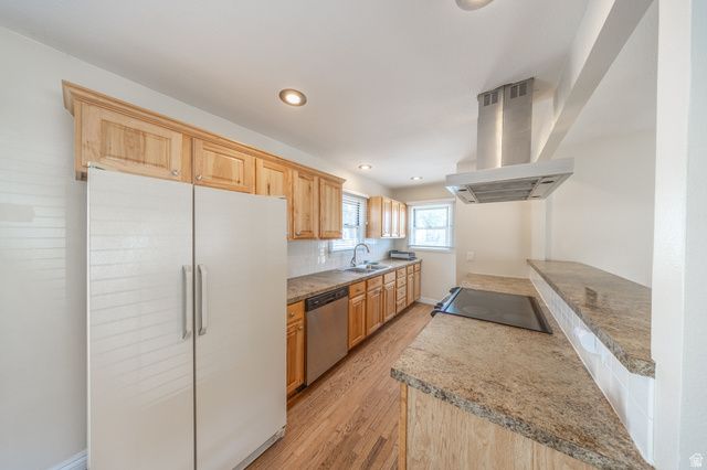 193 S LOCUST ST, Clearfield, UT 84015