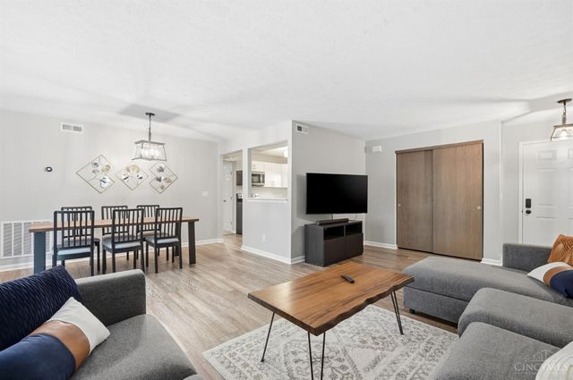 5889 Hanley Close, Miami Twp, OH 45150