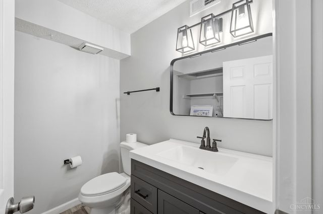5889 Hanley Close, Miami Twp, OH 45150