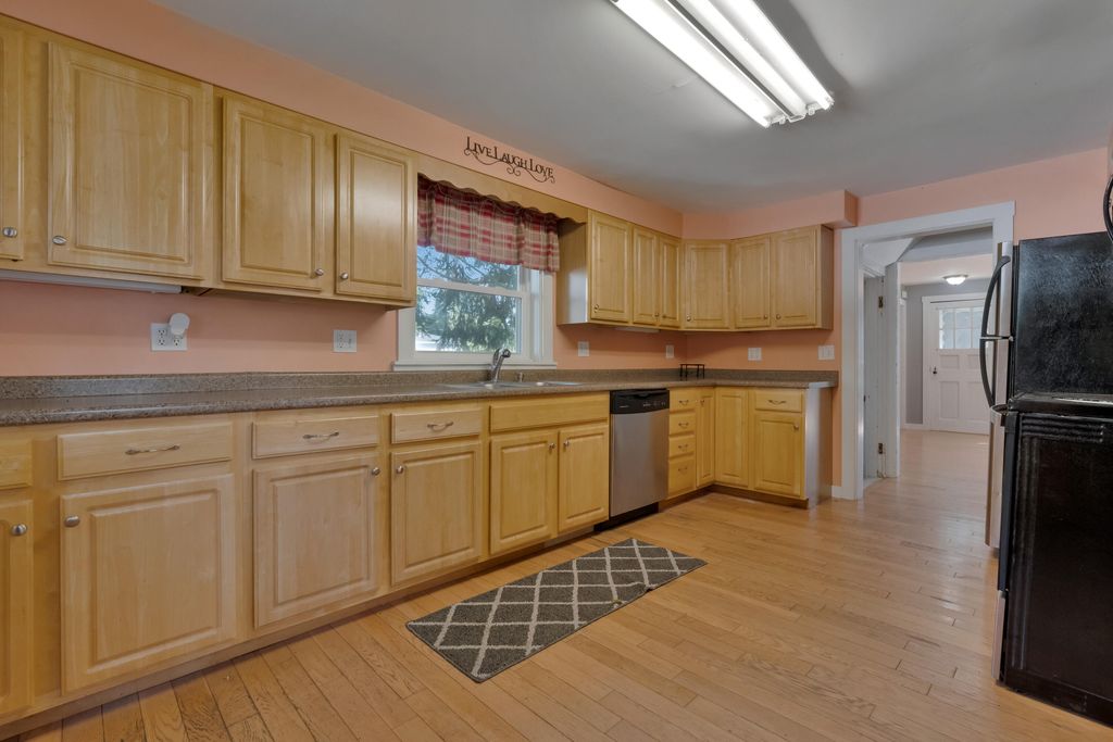 23 Oxford Street, Sanford, ME 04073 — photo 5
