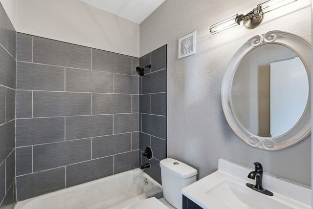 1841 S Main St, Wichita, KS 67213