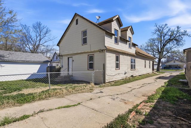 1841 S Main St, Wichita, KS 67213