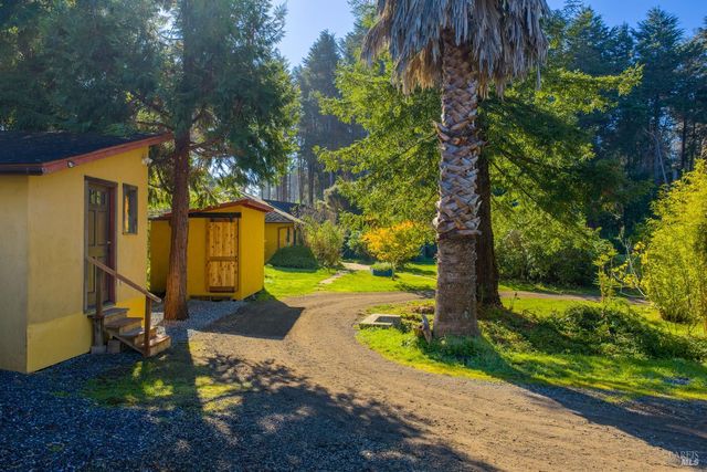 19204 Benson Ln, Fort Bragg, CA 95437