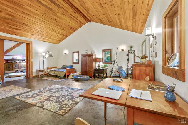 19204 Benson Ln, Fort Bragg, CA 95437