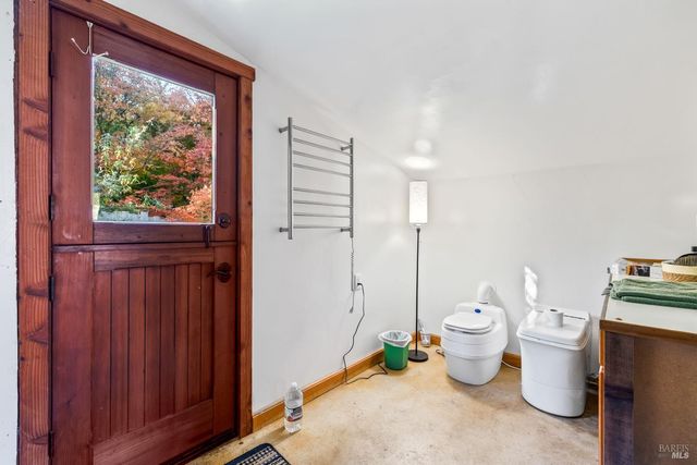 19204 Benson Ln, Fort Bragg, CA 95437