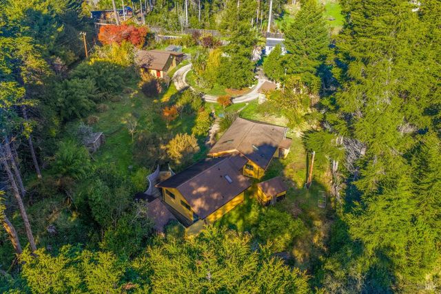 19204 Benson Ln, Fort Bragg, CA 95437