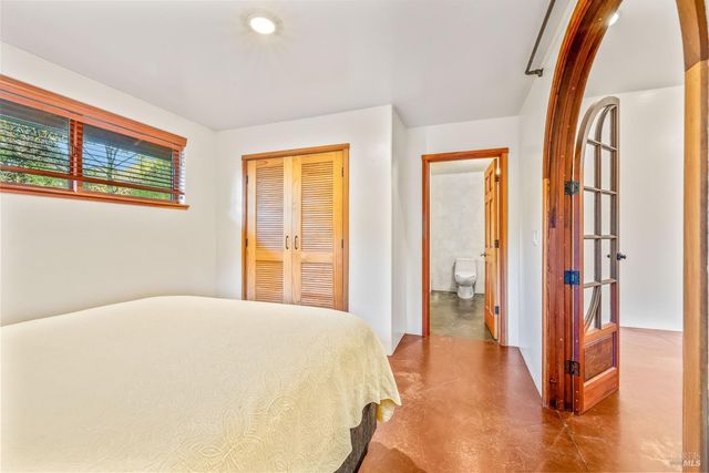 19204 Benson Ln, Fort Bragg, CA 95437