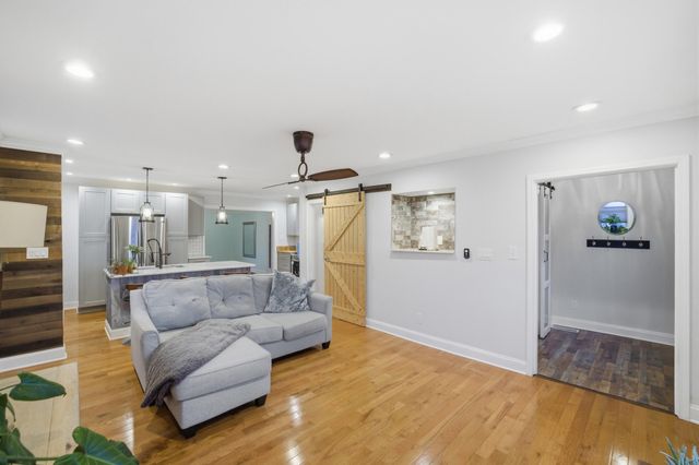 1104 Oak Hill Drive, Lexington, KY 40505