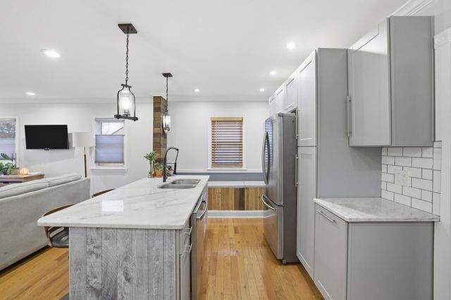 1104 Oak Hill Drive, Lexington, KY 40505