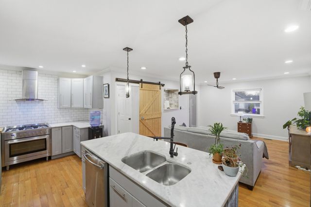 1104 Oak Hill Drive, Lexington, KY 40505